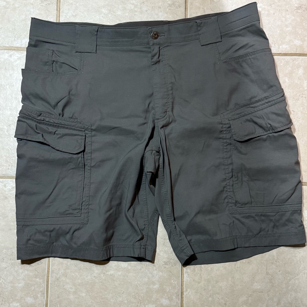 Duluth Trading Co Charcoal Cargo Shorts